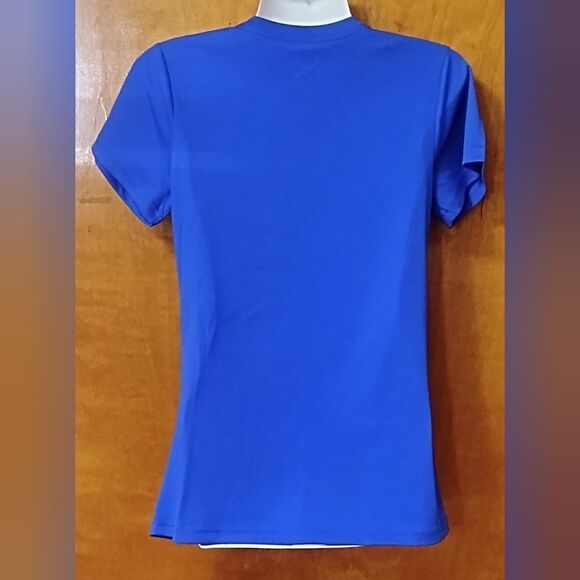 NWT Twisty Tee V-Neck Party Shirt Built-in Bottle Opener Sz S - Picture 2 of 8